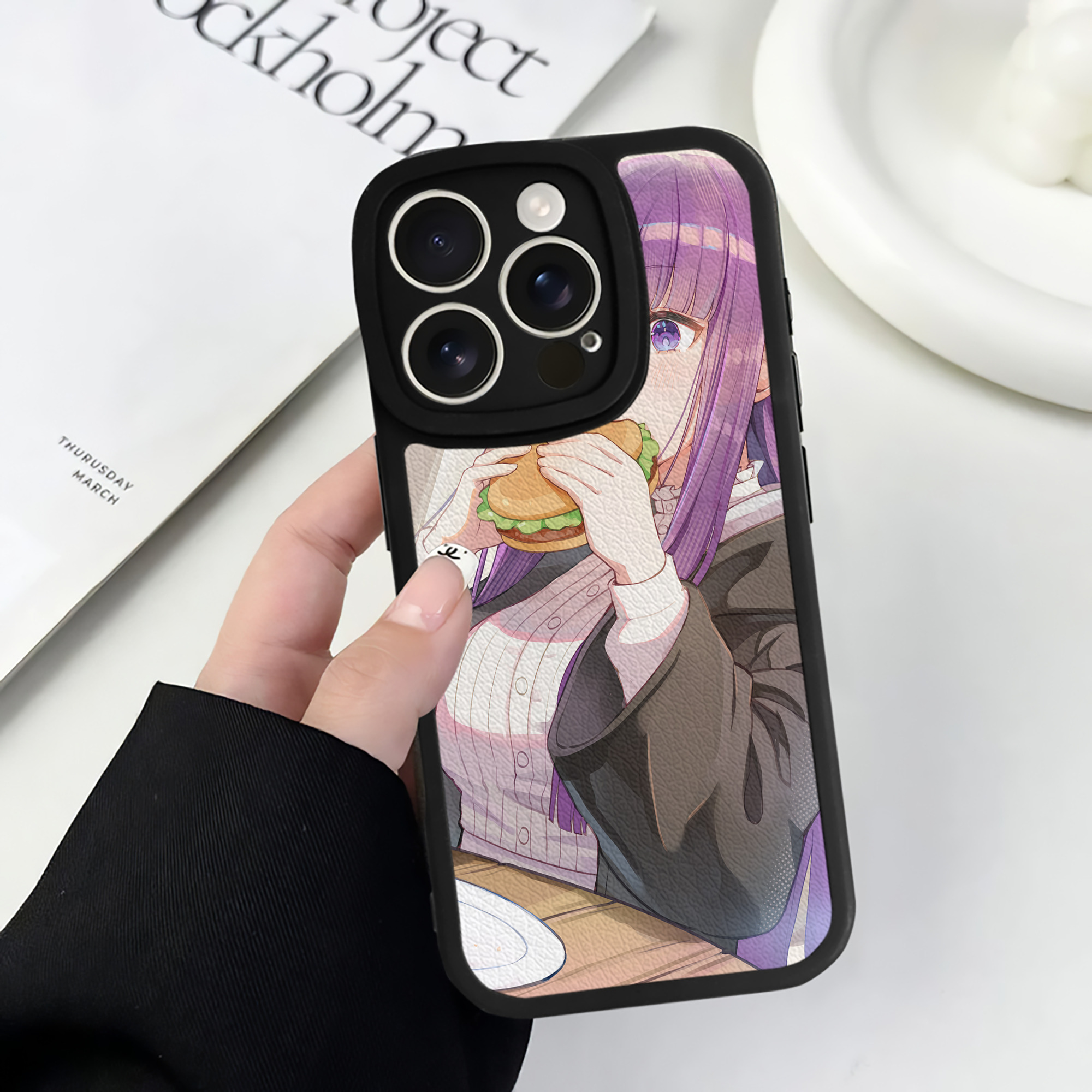 （画像用） 葬送のフリーレン Frieren 【iPhone 16シリーズ対応】シリコンスマホケース（レザー調） 材質：シリコン